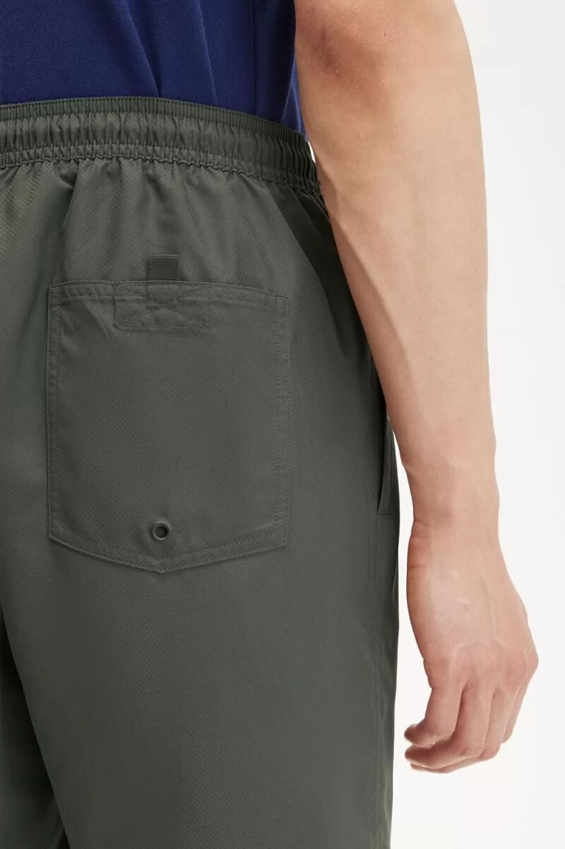 pantaloncini da bagno classici da uomo fred perry colore verde campo