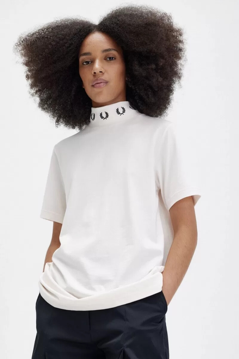 fred perry laurel wreath t-shirt da donna a collo alto color pesca setoso