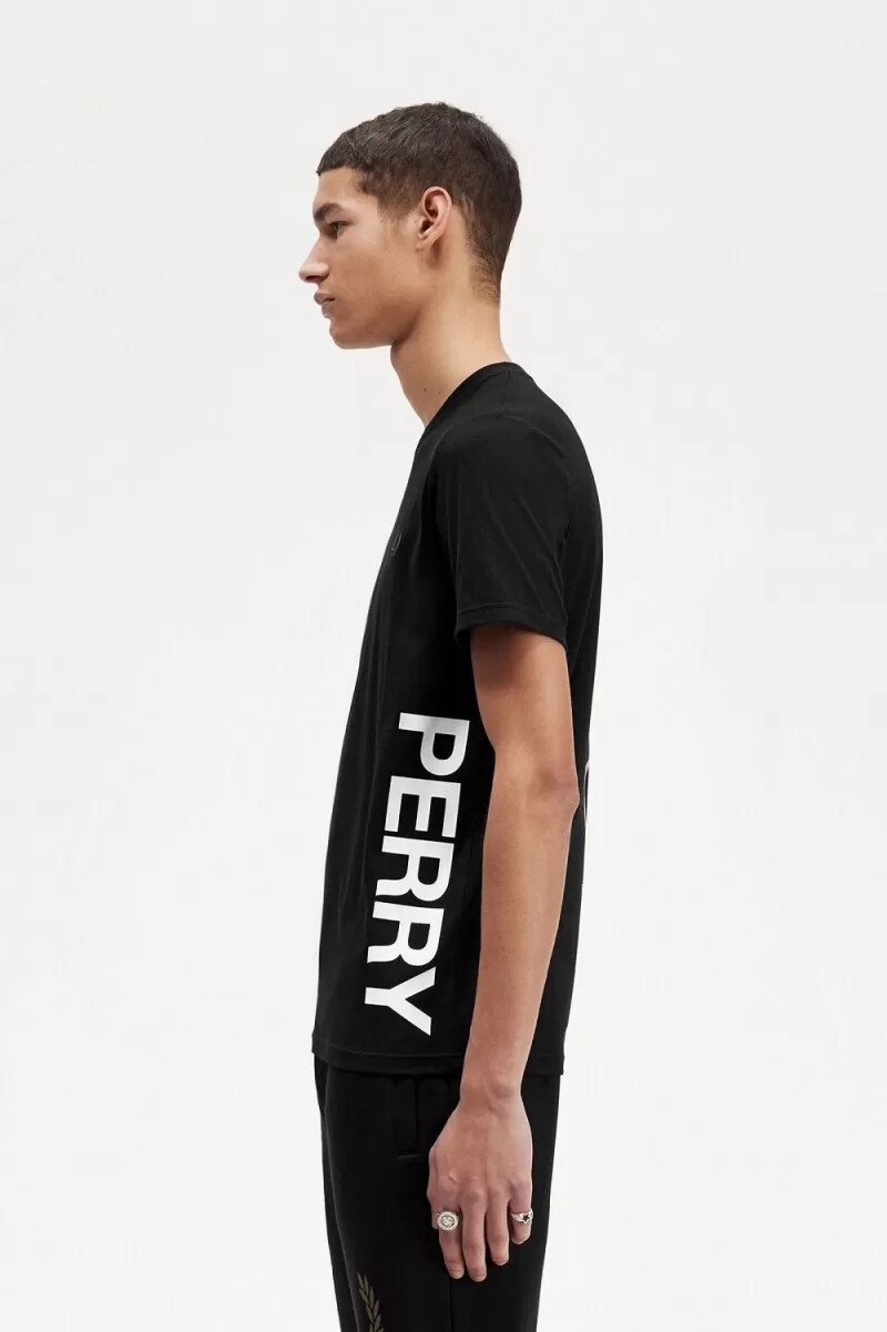 t-shirt da uomo con marchio grafico fred perry nera
