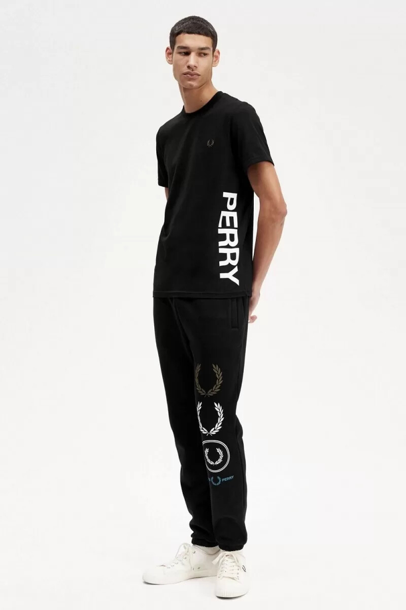 t-shirt da uomo con marchio grafico fred perry nera