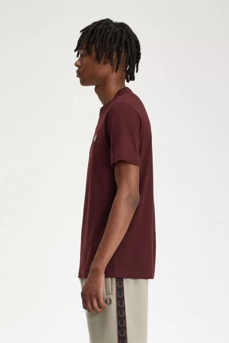 fred perry crew neck t-shirt da uomo beige sangue di bue