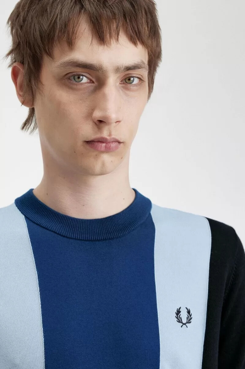 t-shirt da uomo in maglia fine a righe fred perry blu navy turchese e cobalto sfumato