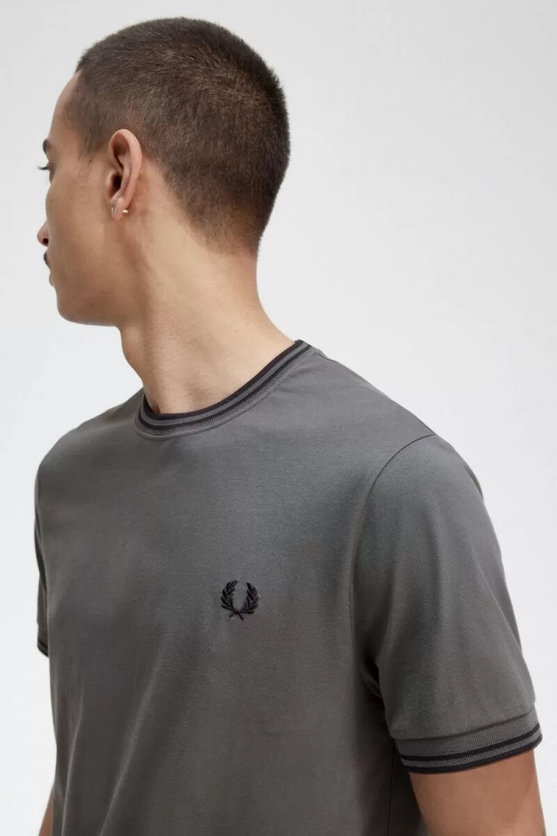 fred perry twin tipped t-shirt da uomo verde campo