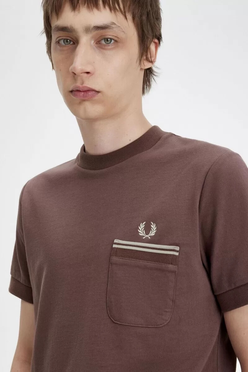 fred perry loopback jersey pocket t-shirt da uomo rosso scuro