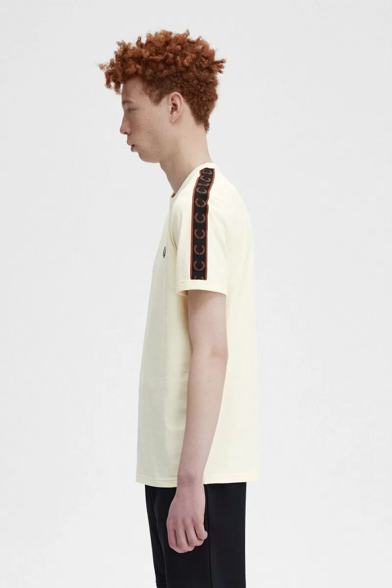 fred perry contrast tape ringer t-shirt da uomo beige whisky marrone