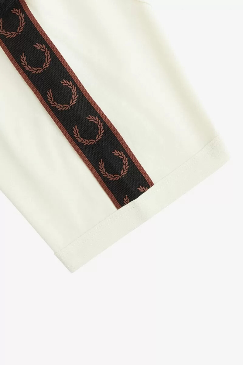 fred perry contrast tape ringer t-shirt da uomo beige whisky marrone