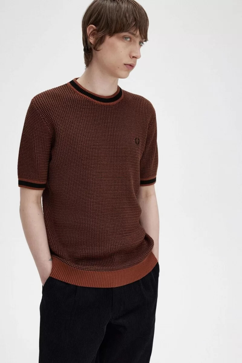 t-shirt da uomo in maglia testurizzata fred perry colore marrone whisky