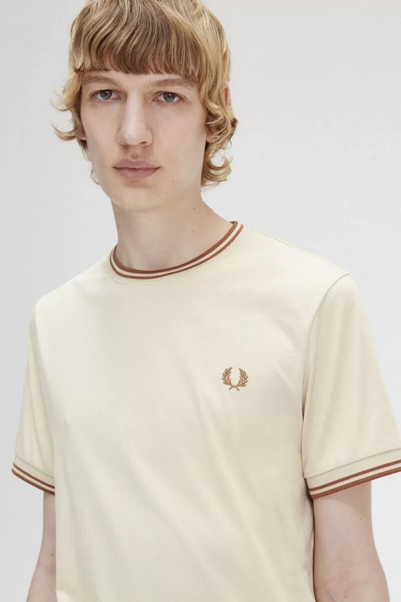 fred perry twin tipped t-shirt da uomo color avena