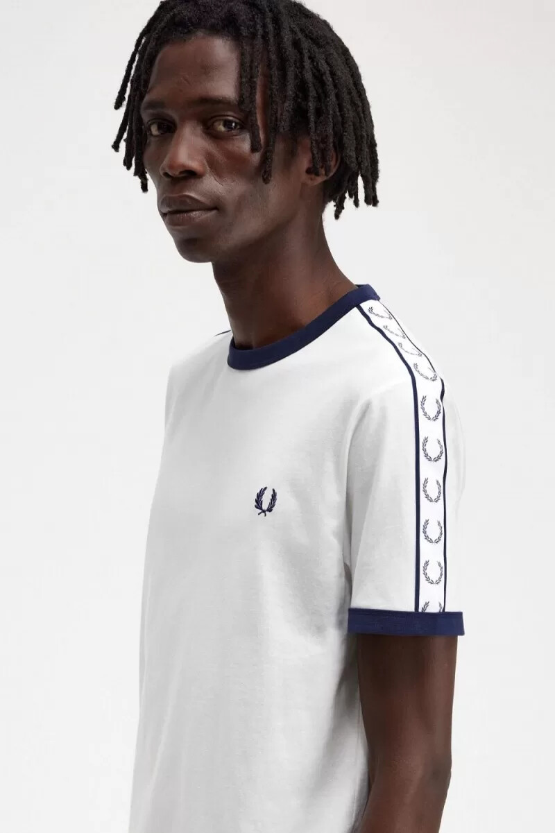 fred perry taped ringer t-shirt da uomo biancaneve