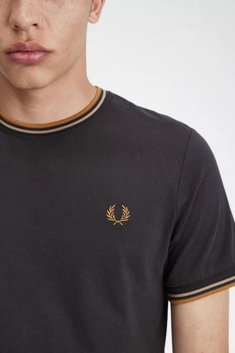 fred perry twin tipped t-shirt da uomo anchor grigio verde caffè scuro