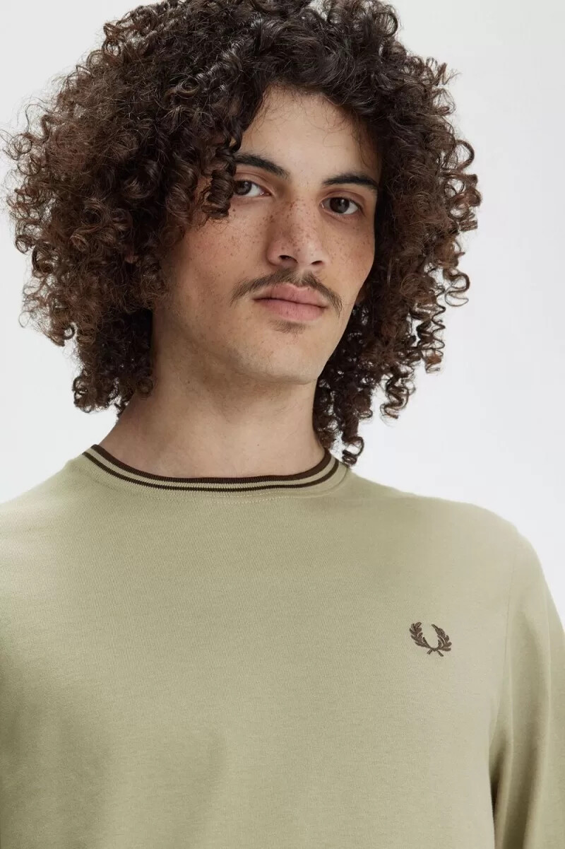 fred perry twin tipped t-shirt da uomo grigio caldo rosso scuro