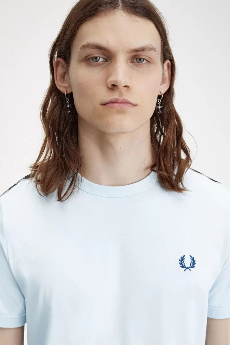 fred perry contrast tape ringer t-shirt da uomo light aqua warm grey
