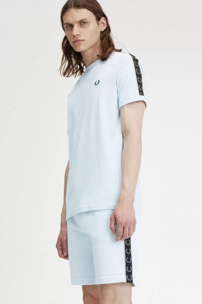 fred perry contrast tape ringer t-shirt da uomo light aqua warm grey