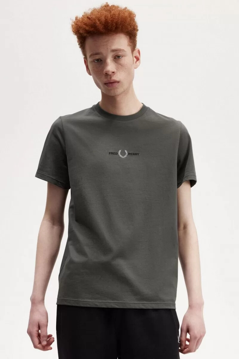 maglietta da uomo ricamata fred perry colore verde campo