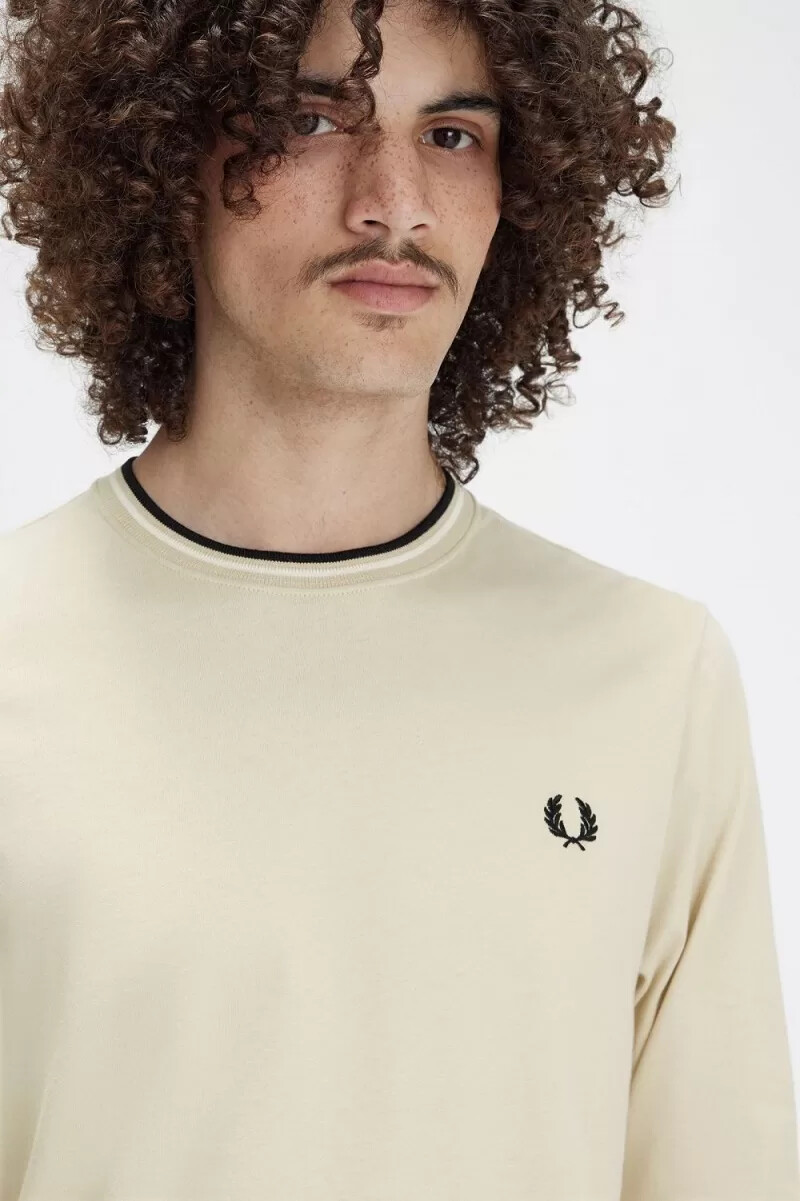 fred perry twin tipped t-shirt da uomo oatmeal beige nero