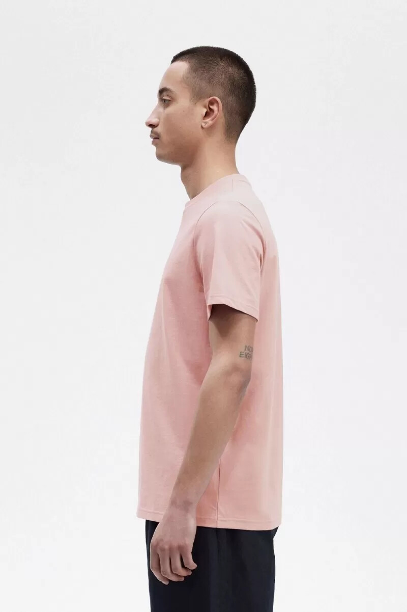 maglietta da uomo ricamata fred perry colore rosa antico