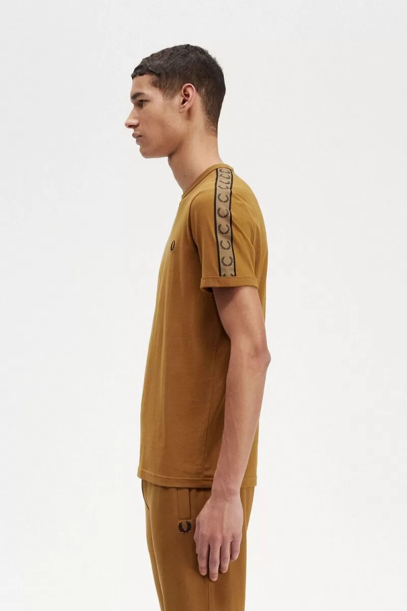 fred perry contrast tape ringer t-shirt da uomo marrone caffè scuro