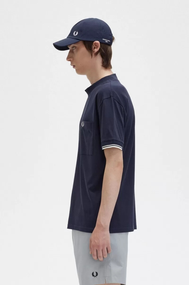 maglietta da uomo fred perry con maniche a punta blu navy