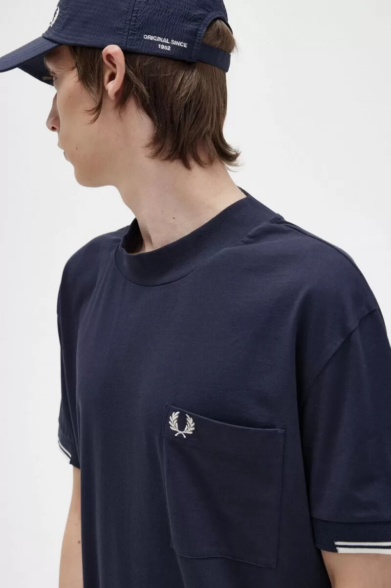 maglietta da uomo fred perry con maniche a punta blu navy