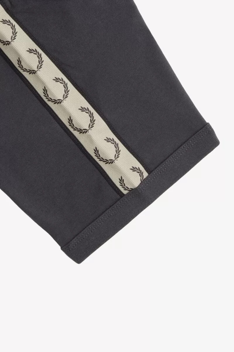 fred perry contrast tape ringer t-shirt da uomo con ancora grigia e nera