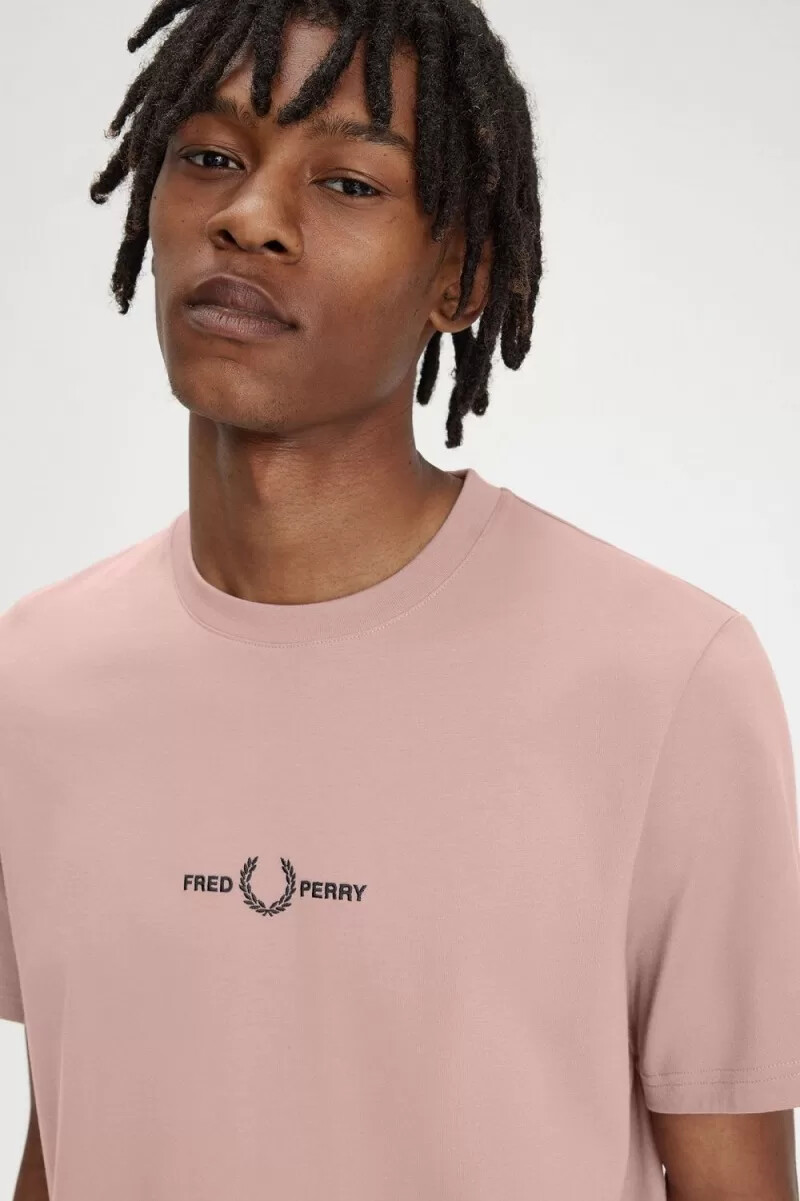 t-shirt da uomo ricamata fred perry rosa scuro
