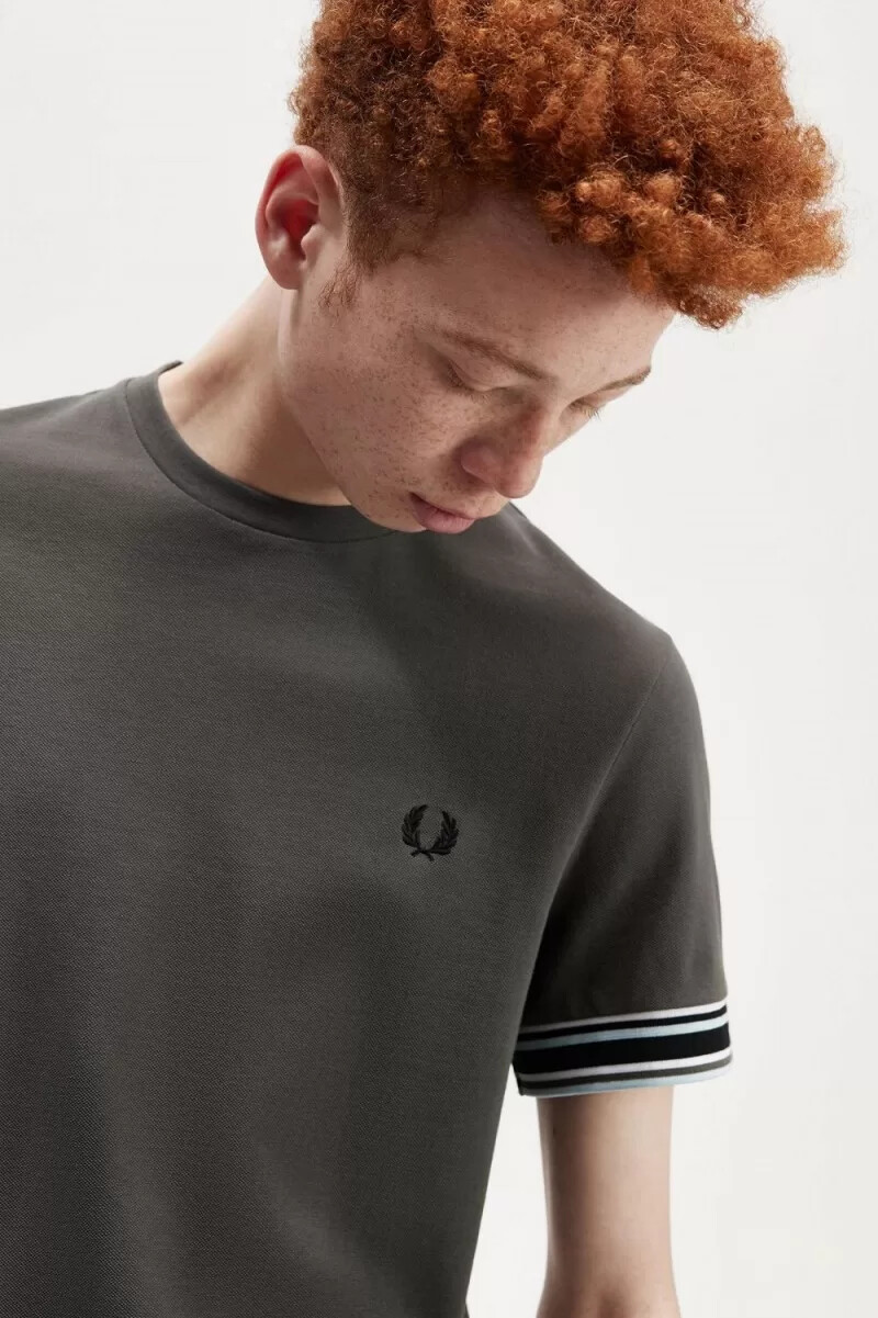 fred perry bold tipped piqué t-shirt da uomo verde campo