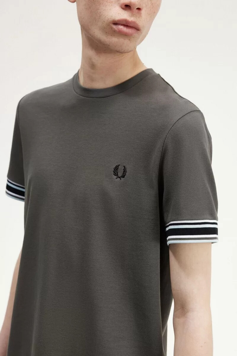 fred perry bold tipped piqué t-shirt da uomo verde campo