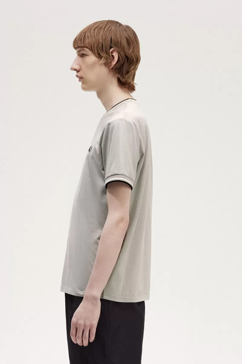 fred perry twin tipped t-shirt da uomo grigia