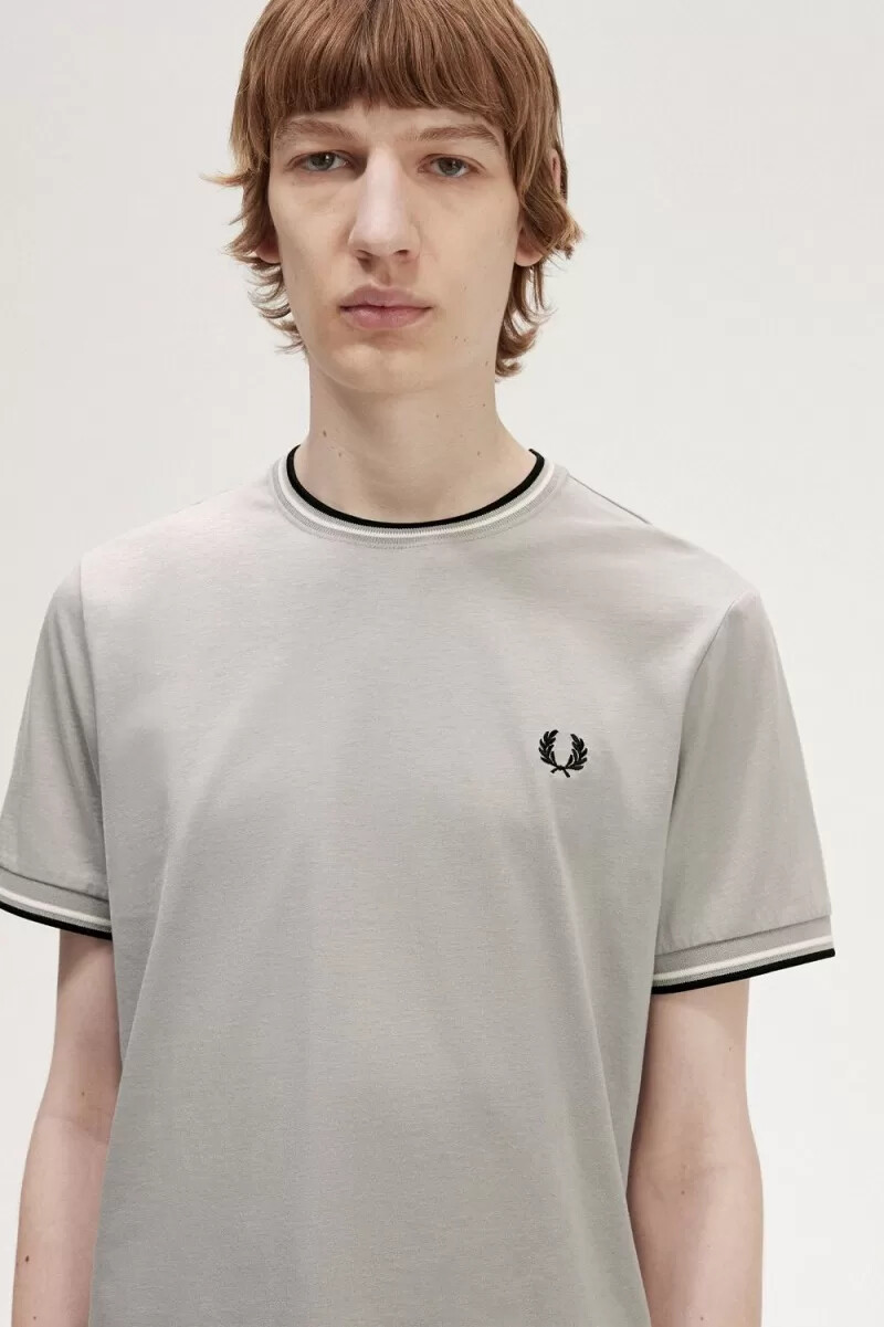 fred perry twin tipped t-shirt da uomo grigia