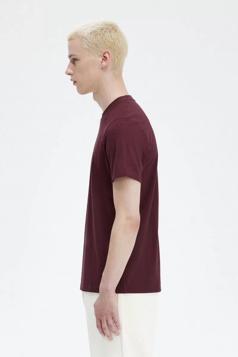 maglietta da uomo ricamata fred perry color sangue di bue