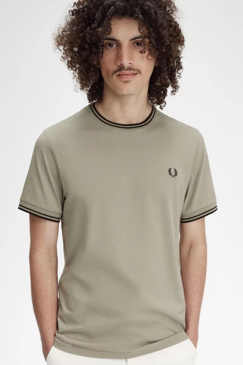 fred perry twin tipped t-shirt da uomo grigio caldo rosso scuro